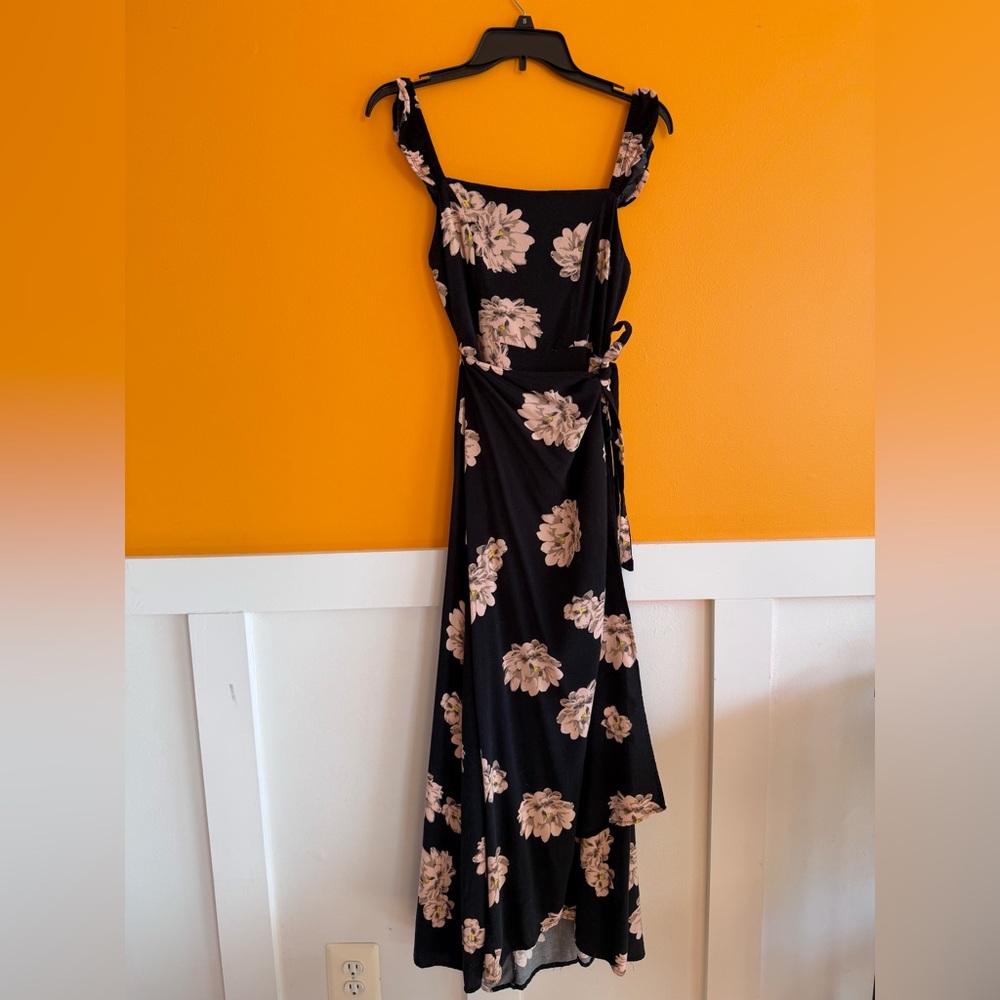New Look Black Maxi Dress with Cream Floral Design
